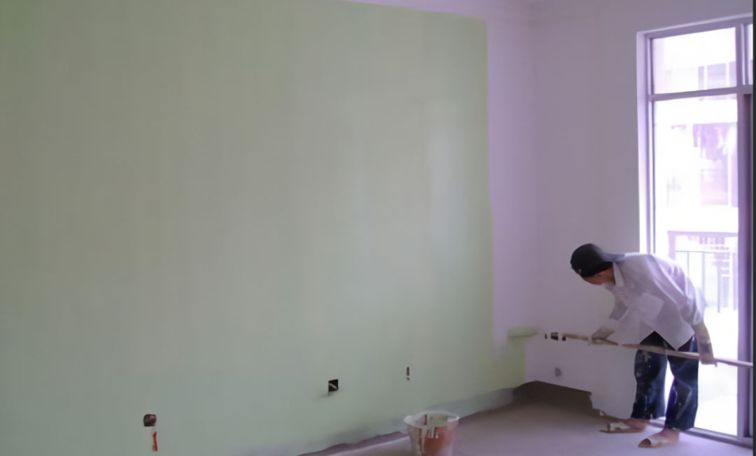墻面刮膩子、刷乳膠漆時，怎樣判斷前一道工序完全干燥？